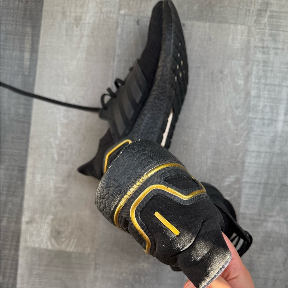 ADIDAS ULTRA BOOSTS 20 - Picture 2 of 4